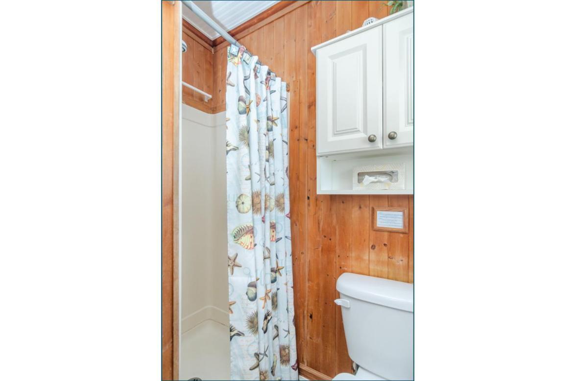 The Pelican Hidden Treasure Inn Room 2 By Bryant Real Estate Кур-Бич Экстерьер фото